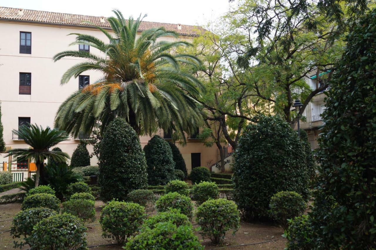 Apartamento Plaza Alfonso XII Malaga Exterior photo