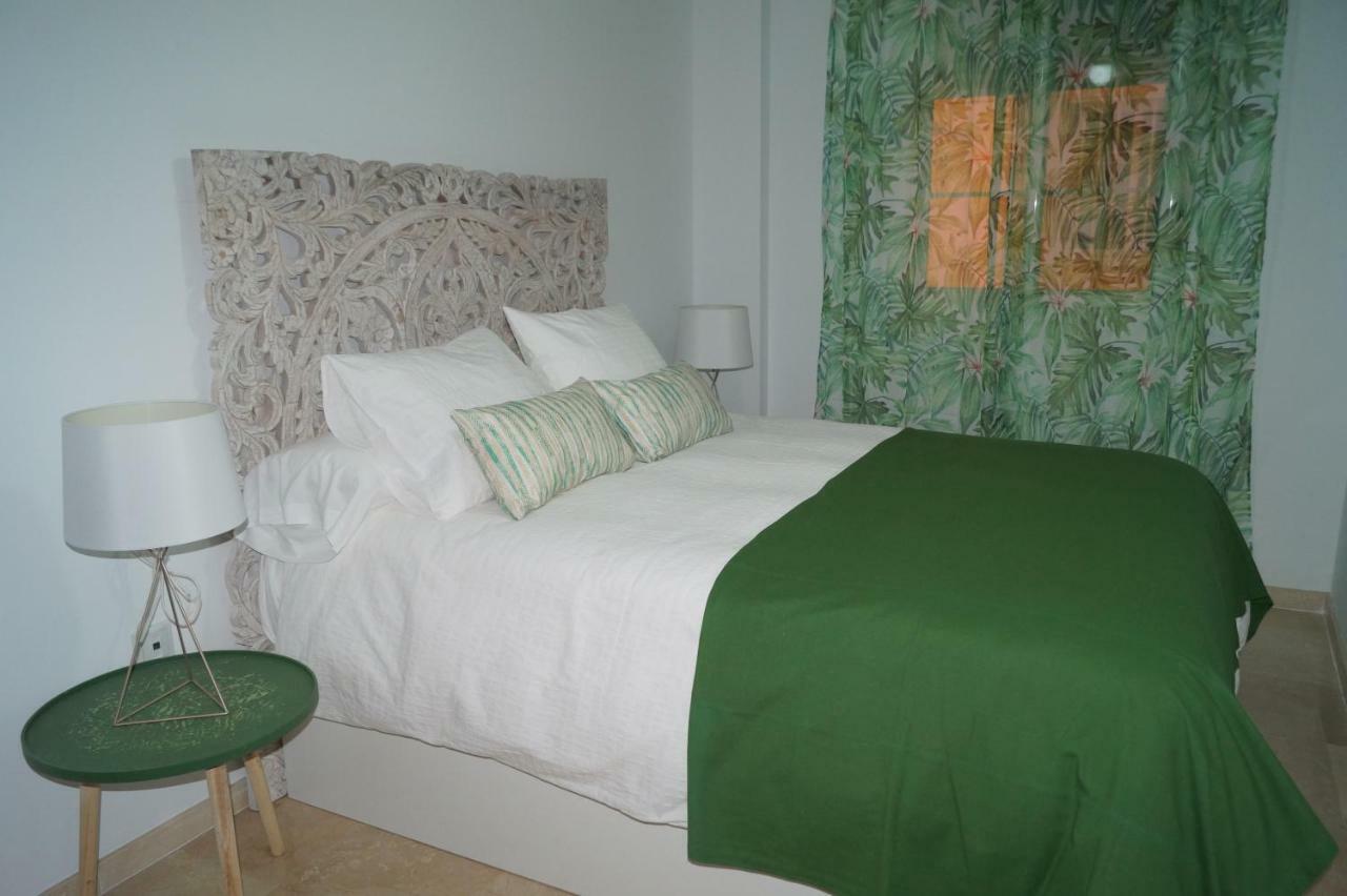 Apartamento Plaza Alfonso XII Malaga Exterior photo