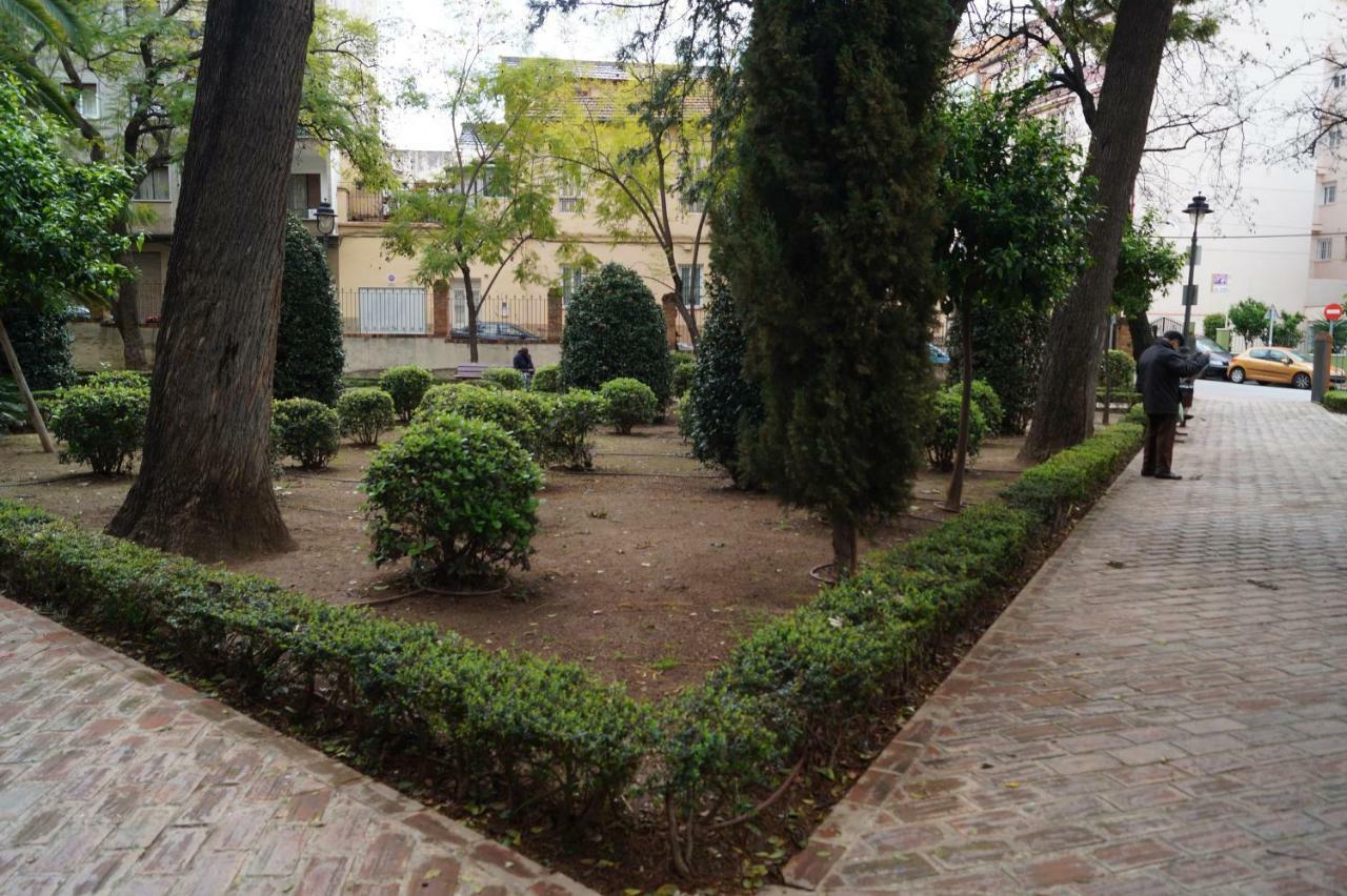 Apartamento Plaza Alfonso XII Malaga Exterior photo