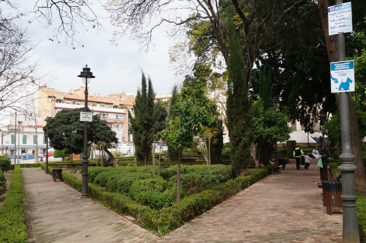 Apartamento Plaza Alfonso XII Malaga Exterior photo